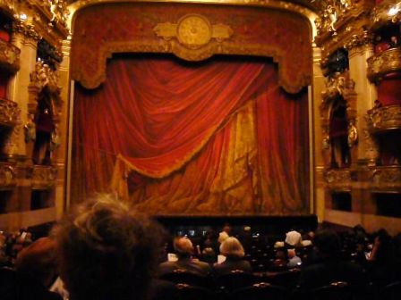 ガルニエの緞帳