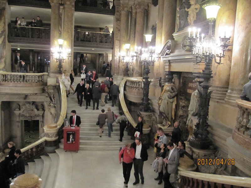 ガルニエ内の階段