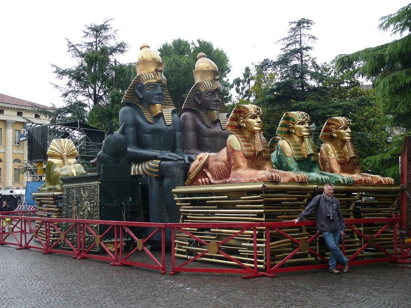 アイーダの大道具